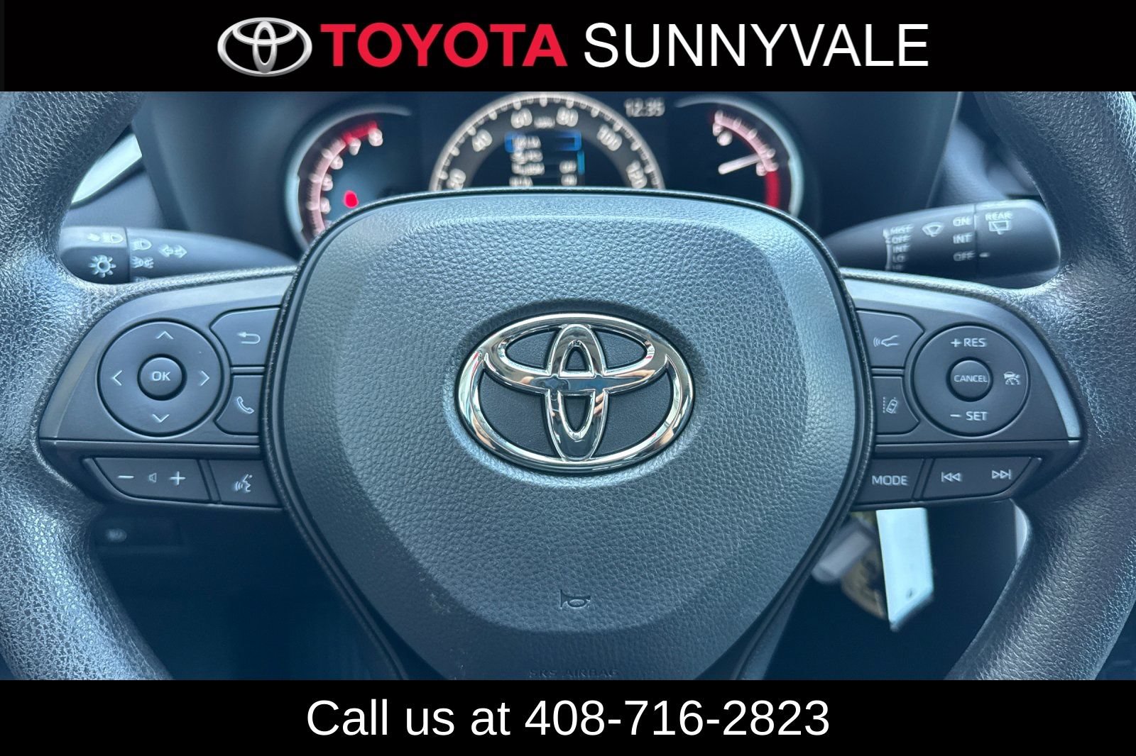 Used 2025 Toyota RAV4 LE FWD image 27