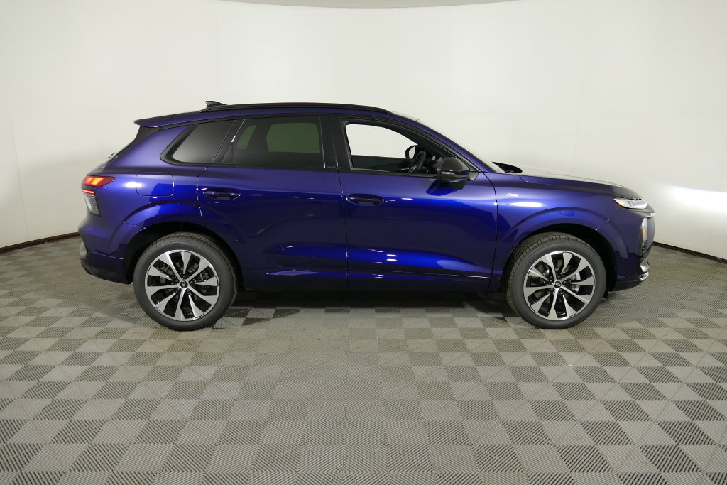 New 2026 Audi Q3 quattro 2.0T AWD/4WD image 2