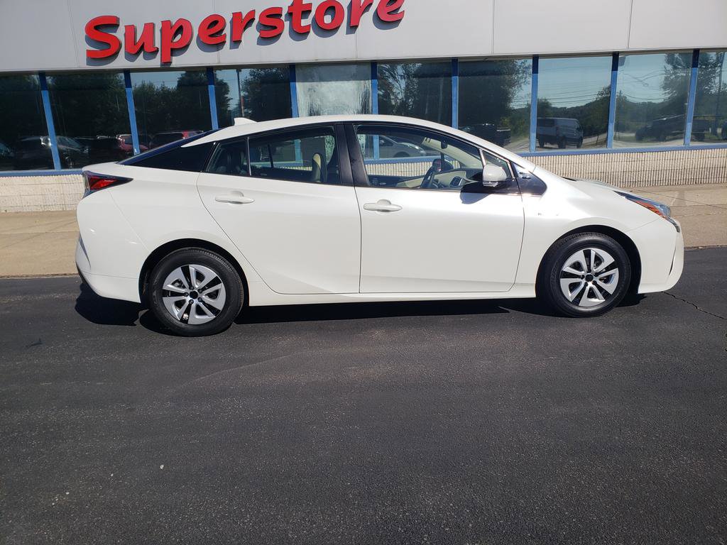Used 2017 Toyota Prius image 10