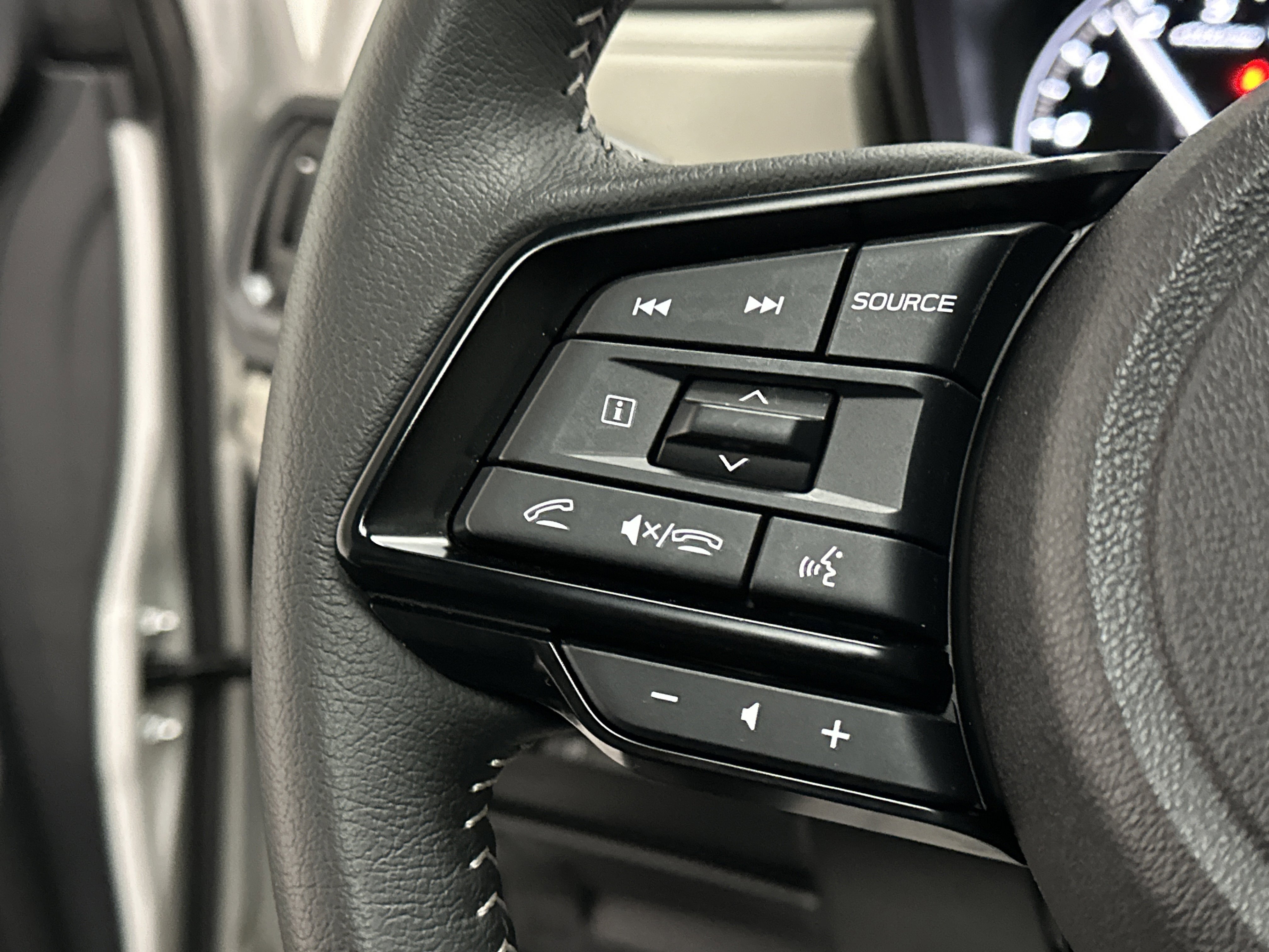 Used 2025 Subaru Forester Premium w/ Convenience Package #1 image 25