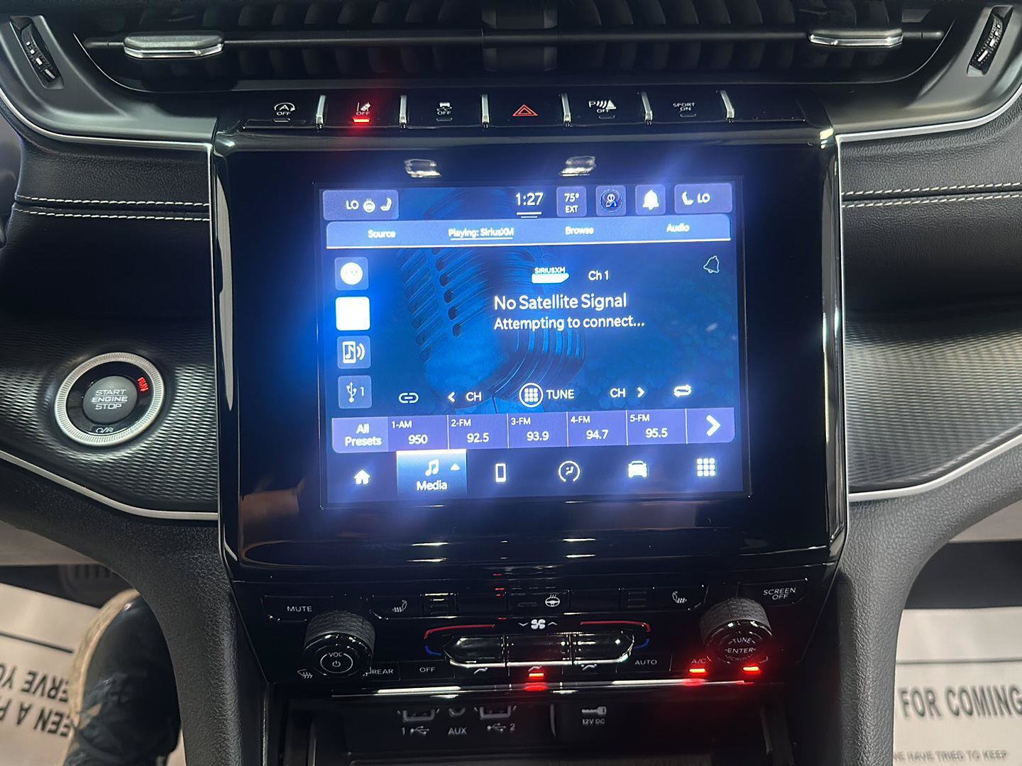 Certified 2024 Jeep Grand Cherokee L Altitude AWD/4WD image 20