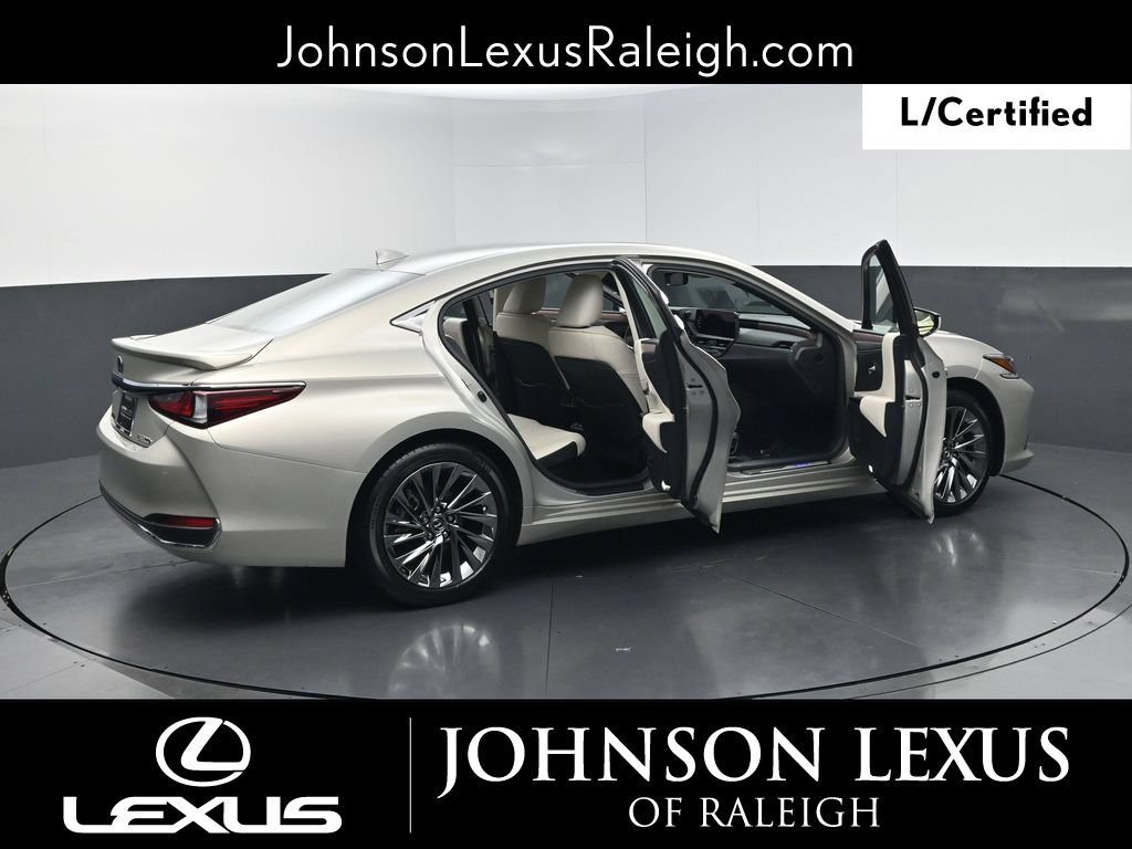 Used 2025 Lexus ES 300h w/ Technology Package FWD image 31