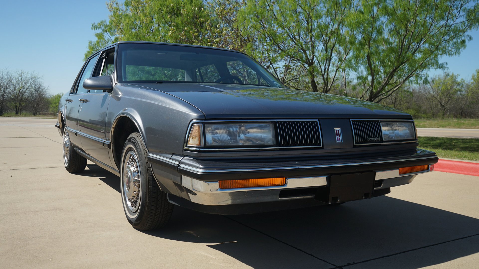 Used 1989 Oldsmobile 88 Royale image 21