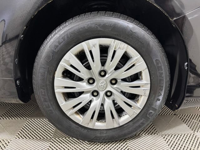 Used 2012 Toyota Camry LE FWD image 21
