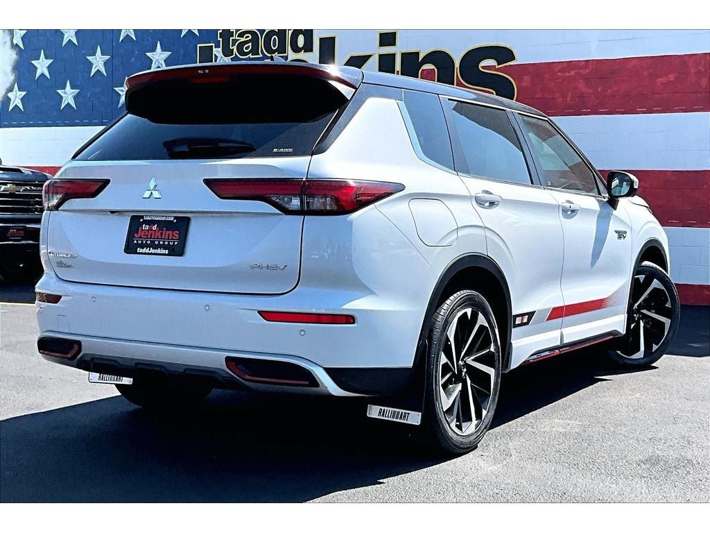 Used 2024 Mitsubishi Outlander Ralliart AWD/4WD image 2