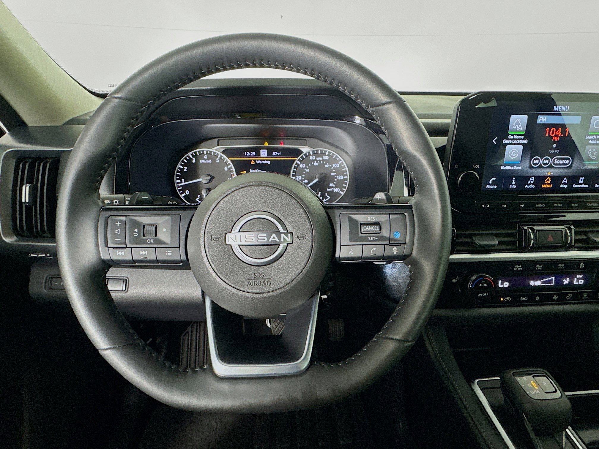 Used 2025 Nissan Pathfinder SL FWD image 11