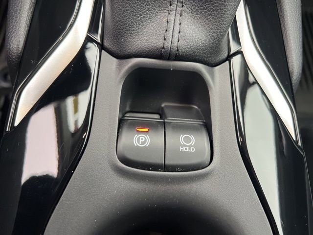 Used 2025 Toyota Corolla Cross XLE image 24