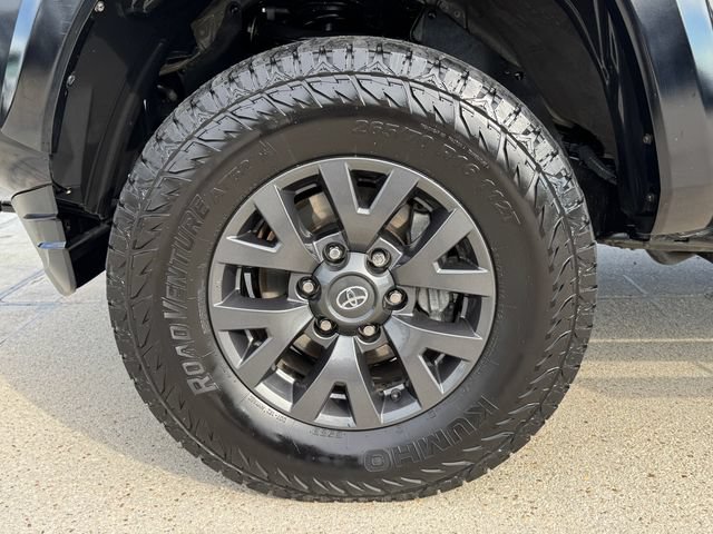 Used 2022 Toyota Tacoma SR5 AWD/4WD image 11