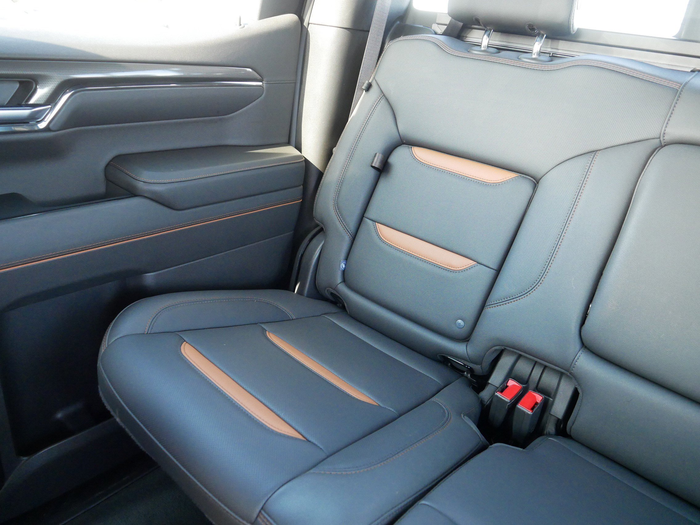 Certified 2024 GMC Sierra 1500 AT4 w/ Technology Package image 12