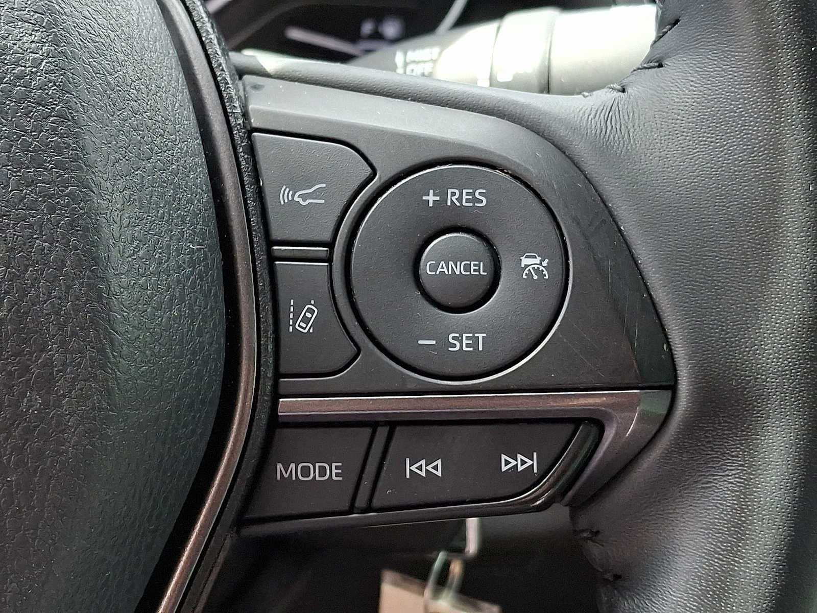 Used 2023 Toyota Camry SE FWD image 18