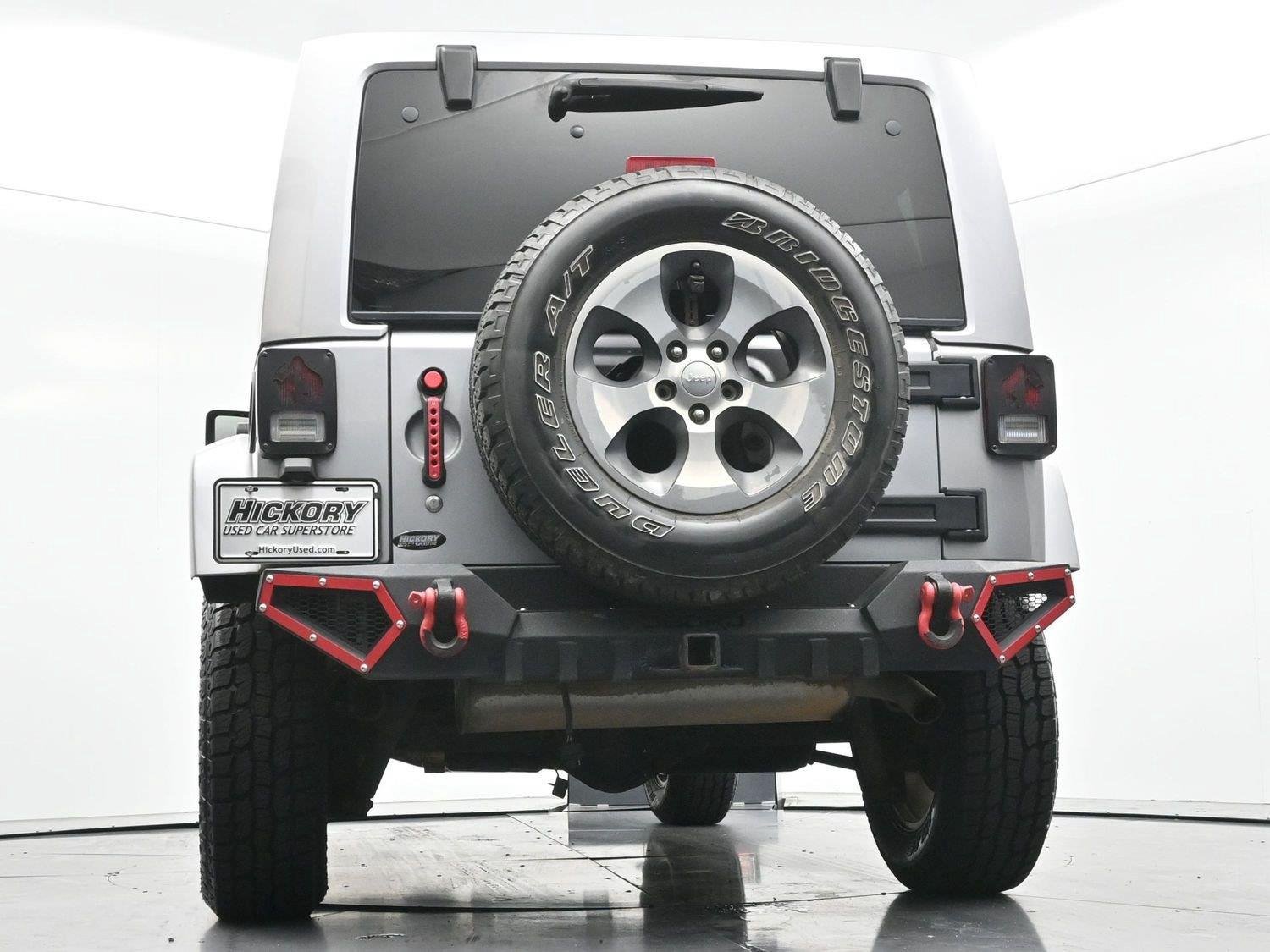 Used 2017 Jeep Wrangler Unlimited Sahara w/ Dual Top Group AWD/4WD image 53