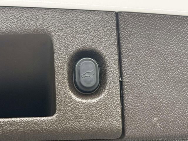 Used 2019 GMC Yukon XL Denali w/ Denali Ultimate Package AWD/4WD image 9