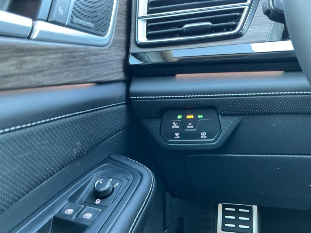 New 2026 Volkswagen Atlas SEL Premium R-Line image 16