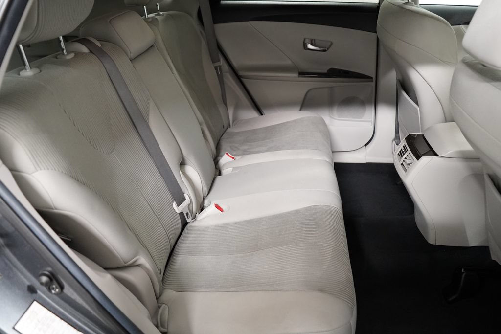 Used 2013 Toyota Venza LE FWD image 28