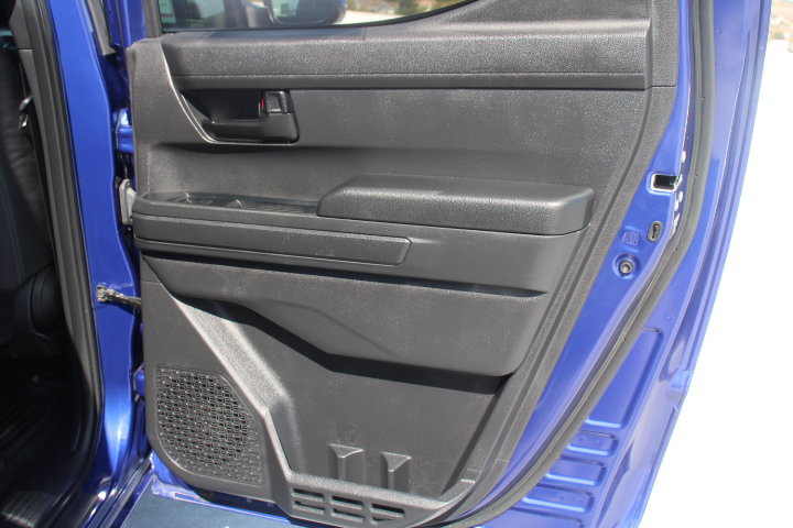 Certified 2025 Toyota Tacoma SR5 AWD/4WD image 17