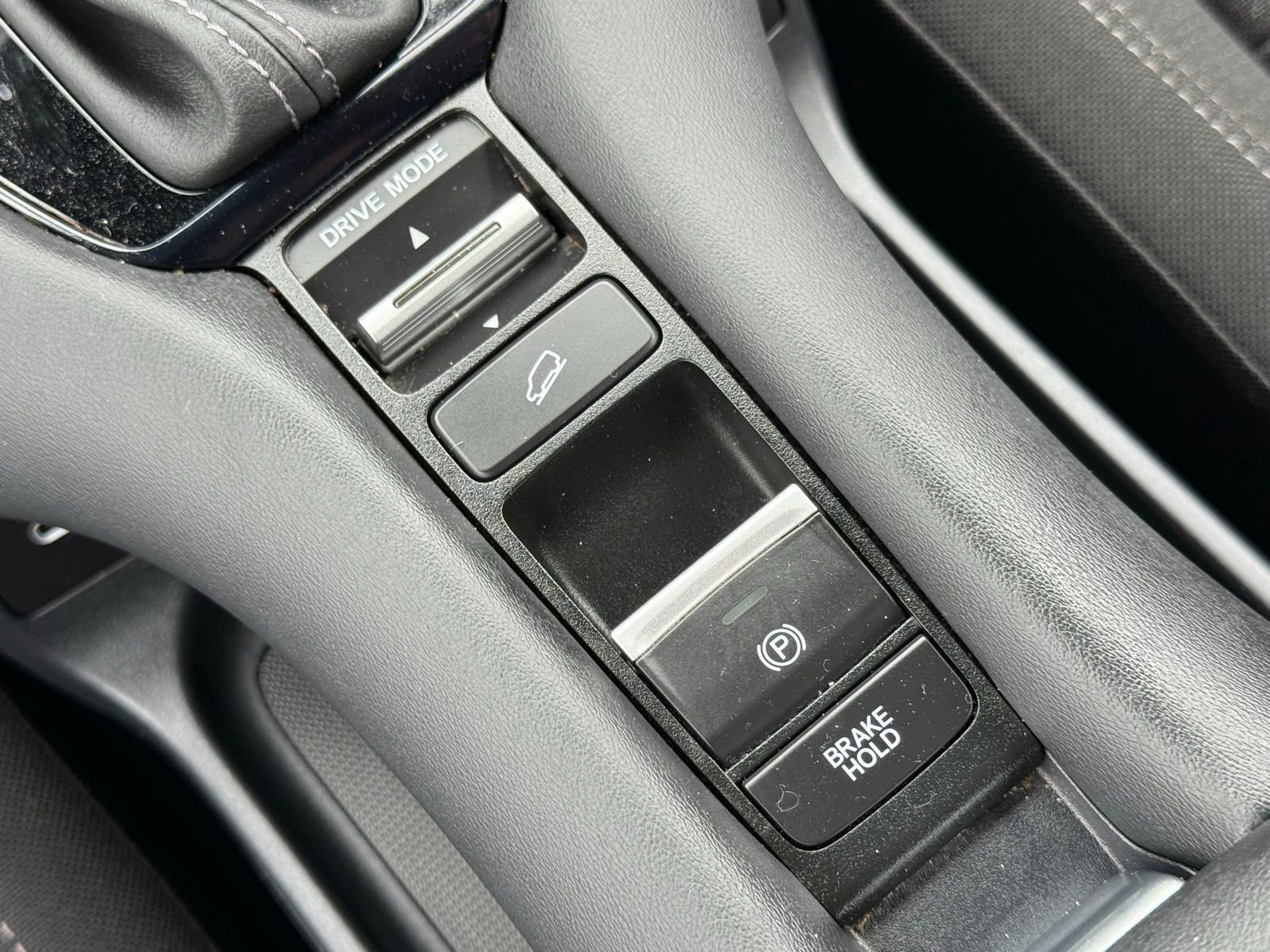 Used 2024 Honda HR-V LX image 26