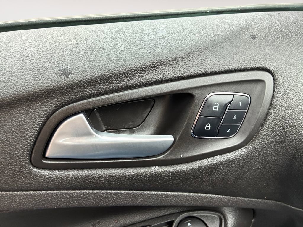 Used 2015 Ford Escape Titanium image 27