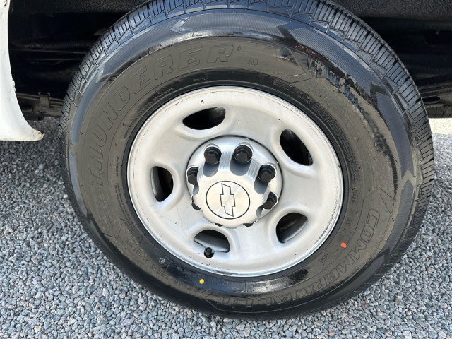 Used 2017 Chevrolet Express 2500 RWD image 16