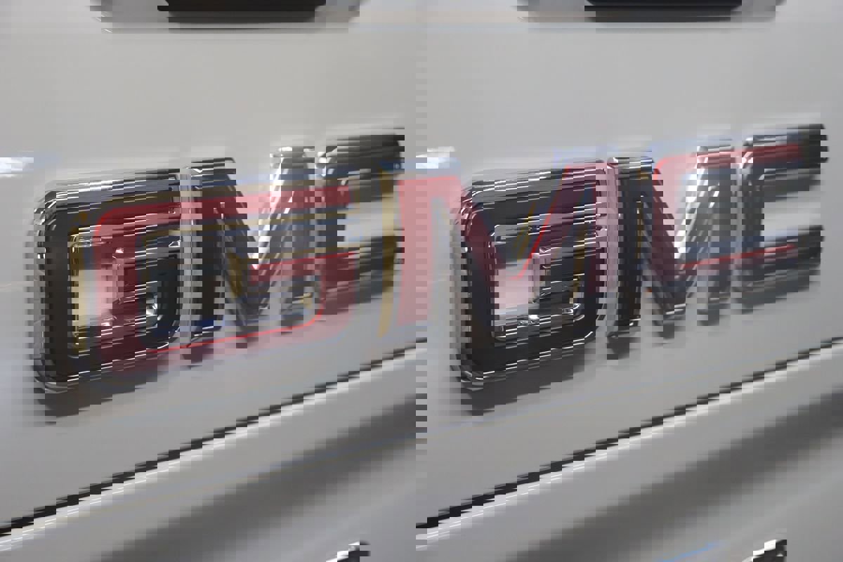 Used 2026 GMC Sierra 1500 AT4 w/ AT4 Premium Package image 27