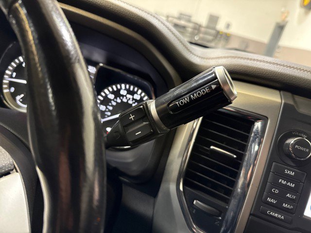 Used 2018 Nissan Titan SL w/ Chrome Package image 33