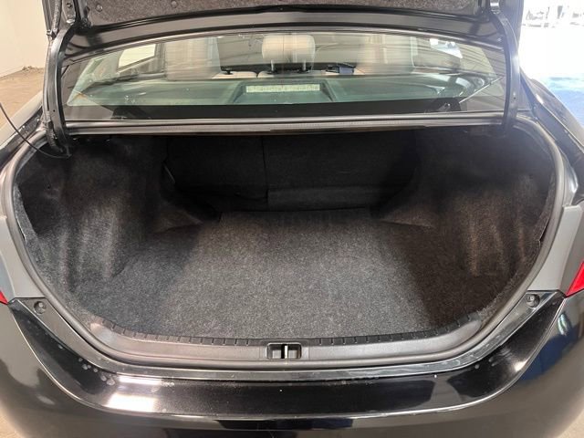 Used 2015 Toyota Corolla L image 16