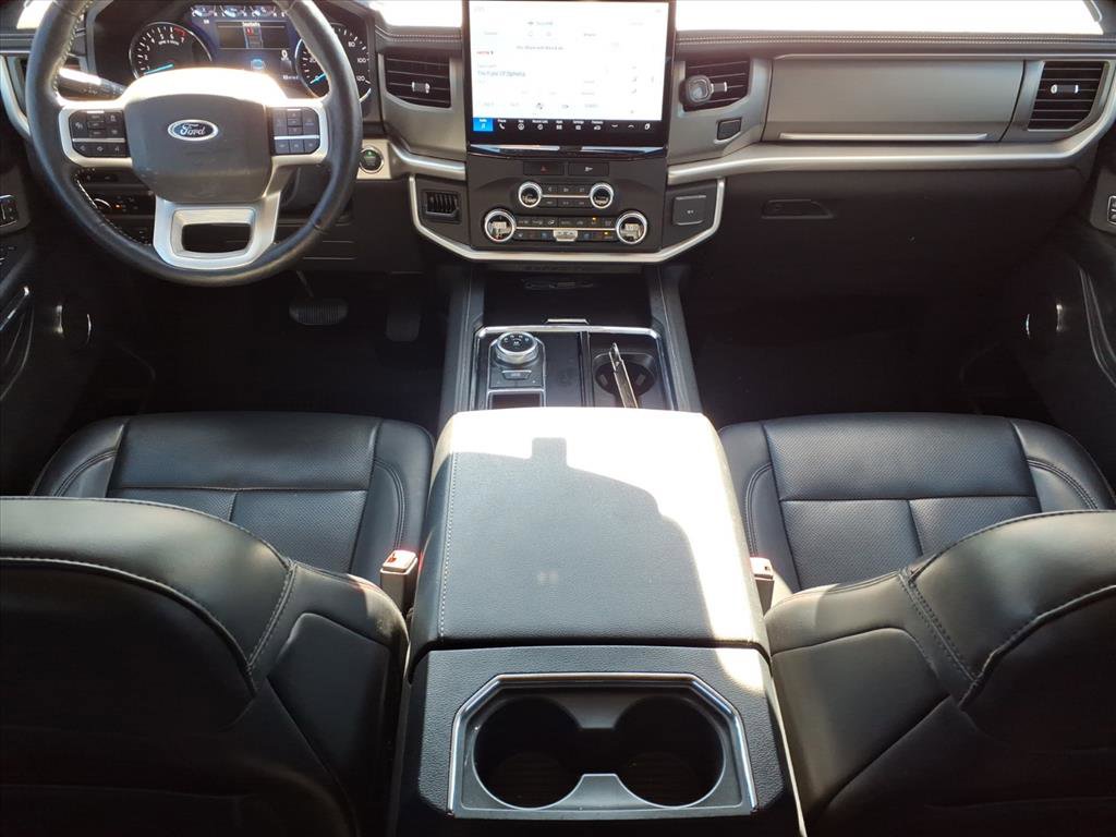 Used 2023 Ford Expedition XLT image 17
