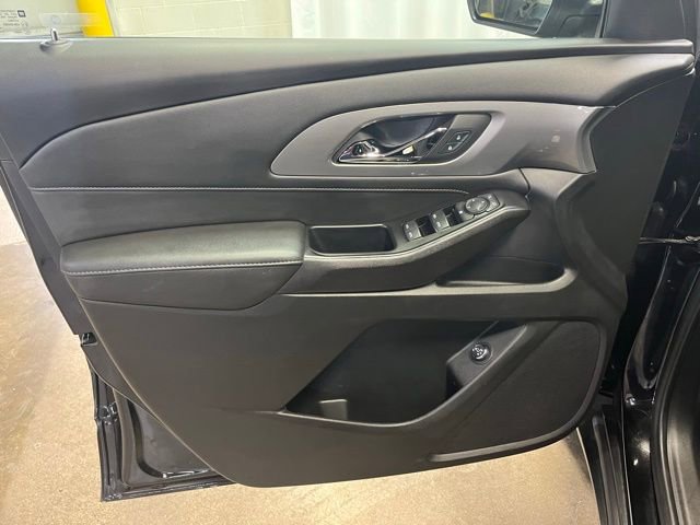 Used 2023 Chevrolet Traverse LT AWD/4WD image 13
