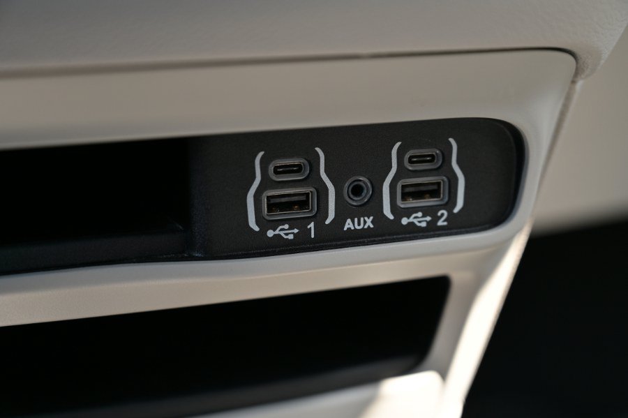 Used 2023 Chrysler Pacifica Touring-L FWD image 31