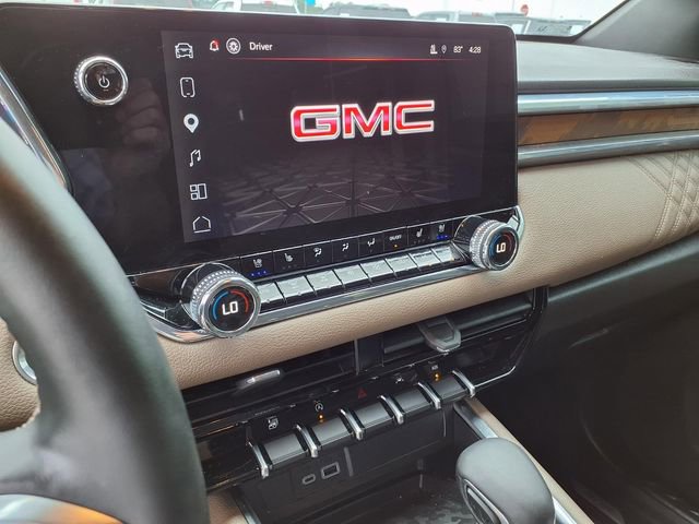 Used 2025 GMC Canyon Denali AWD/4WD image 12