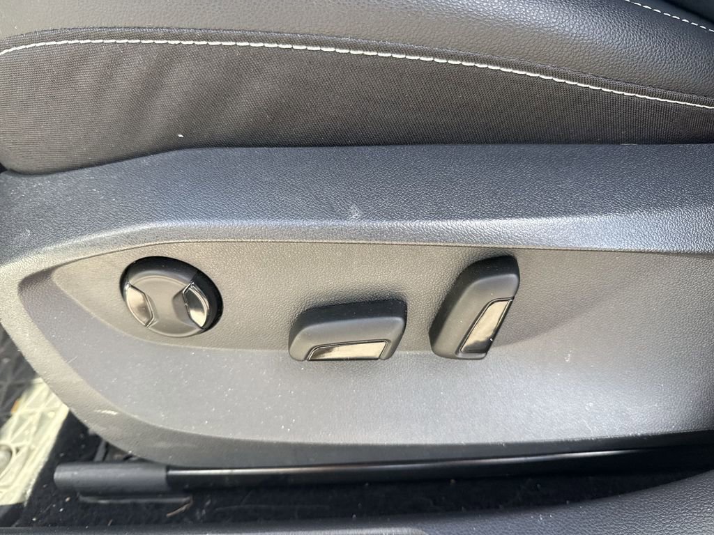 Used 2022 Volkswagen Taos SE image 10