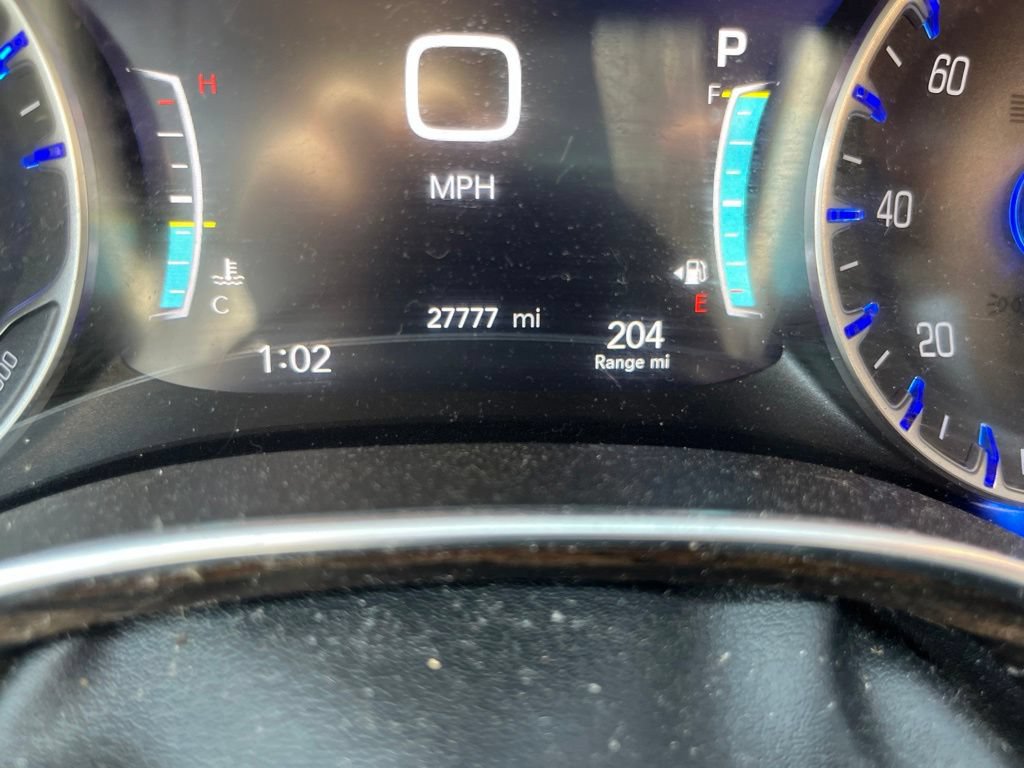 Used 2022 Chrysler Pacifica Limited AWD/4WD image 4