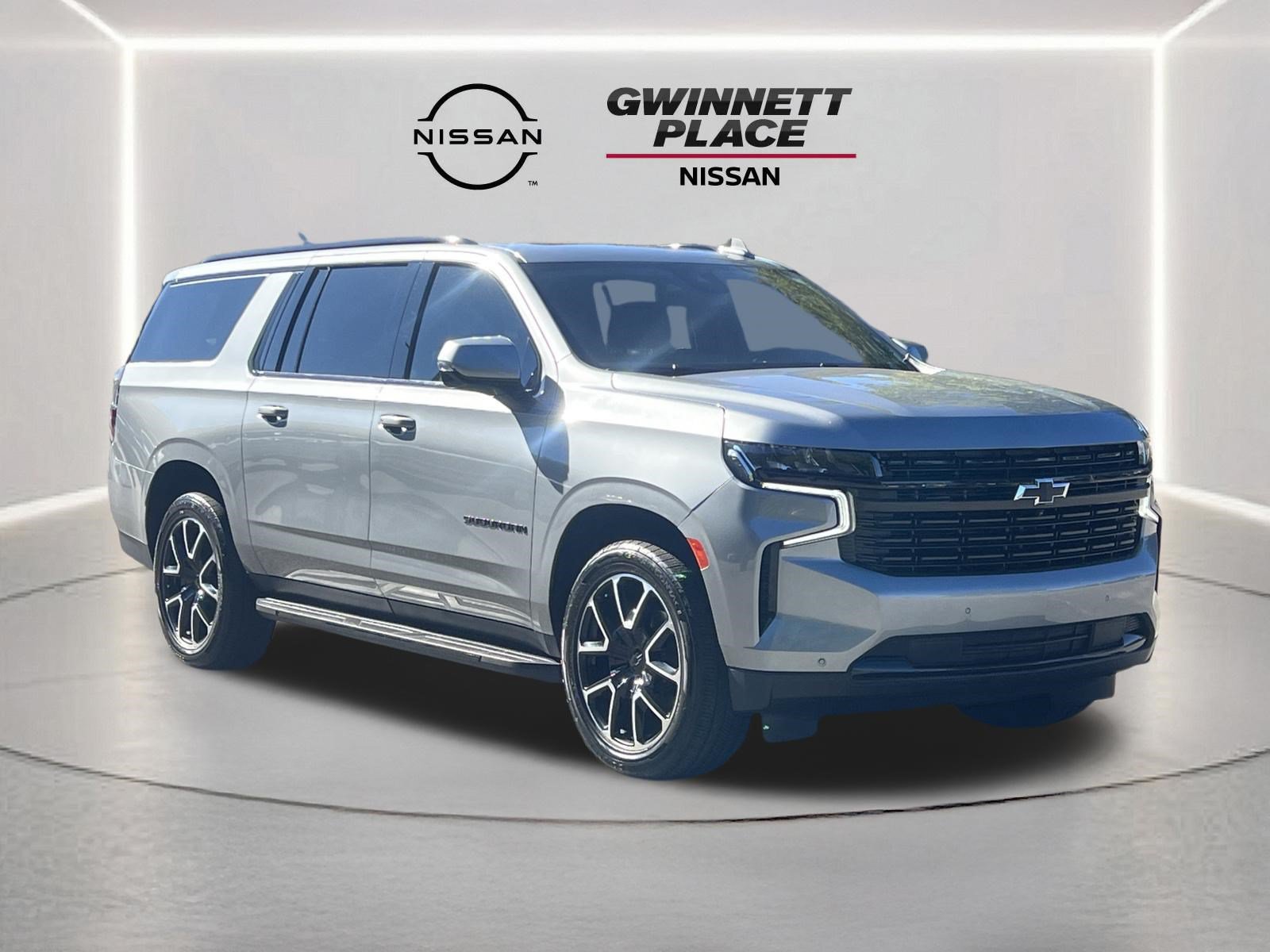 Used 2023 Chevrolet Suburban RST w/ Sport Performance Package AWD/4WD image 27