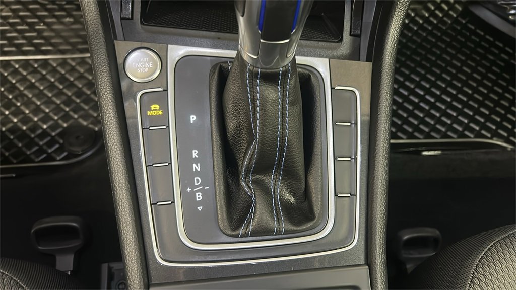 Used 2019 Volkswagen e-Golf SE w/ Driver Assistance Package image 20
