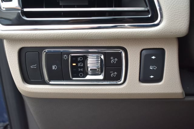 Used 2023 Lincoln Navigator L Reserve AWD/4WD image 24