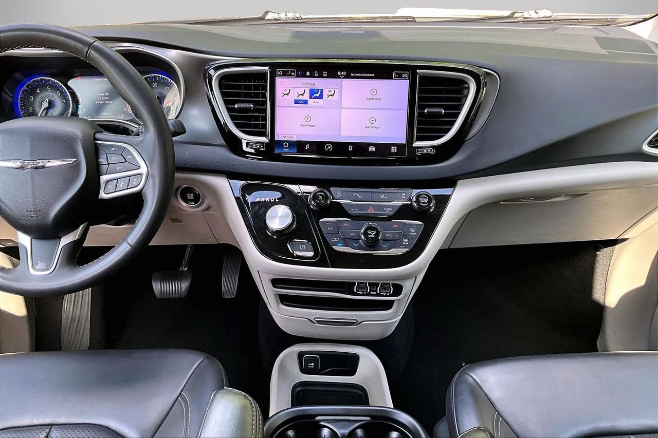 Certified 2023 Chrysler Pacifica Touring-L FWD image 12