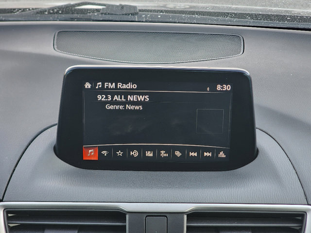 Used 2018 MAZDA MAZDA3 Sport image 9