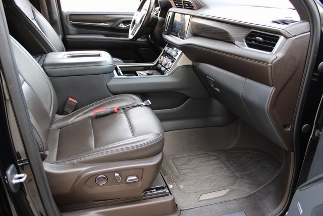 Used 2021 GMC Yukon Denali w/ Denali Premium Package image 18