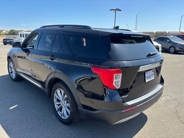 Used 2023 Ford Explorer XLT w/ Equipment Group 202A RWD image 10