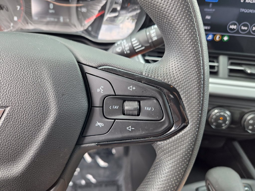 Used 2024 Chevrolet Trax LS FWD image 27