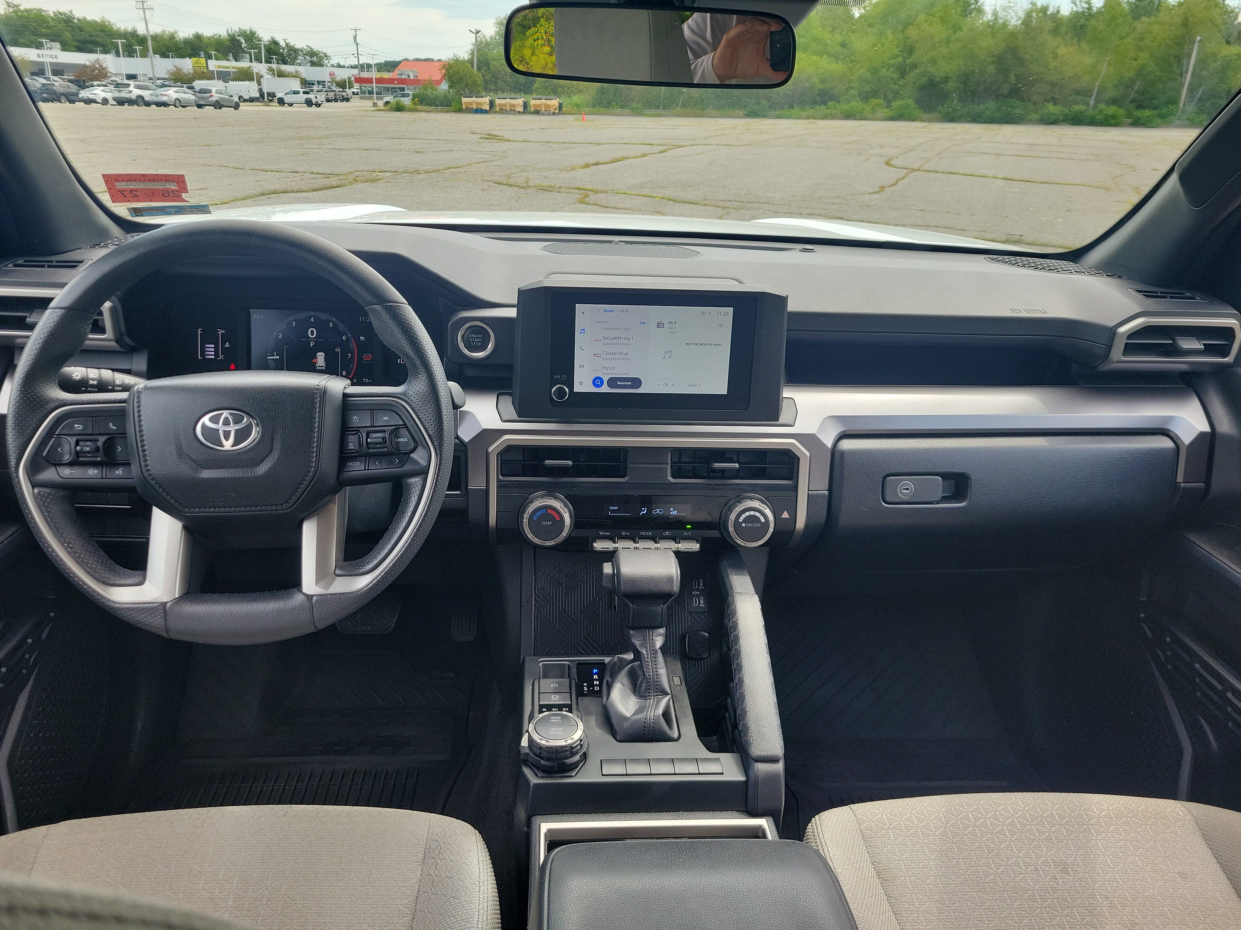 Used 2025 Toyota 4Runner SR5 AWD/4WD image 18