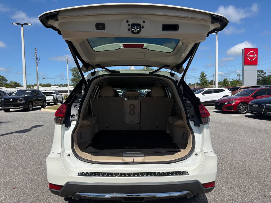 Used 2018 Nissan Rogue SV w/ Premium Package FWD image 9