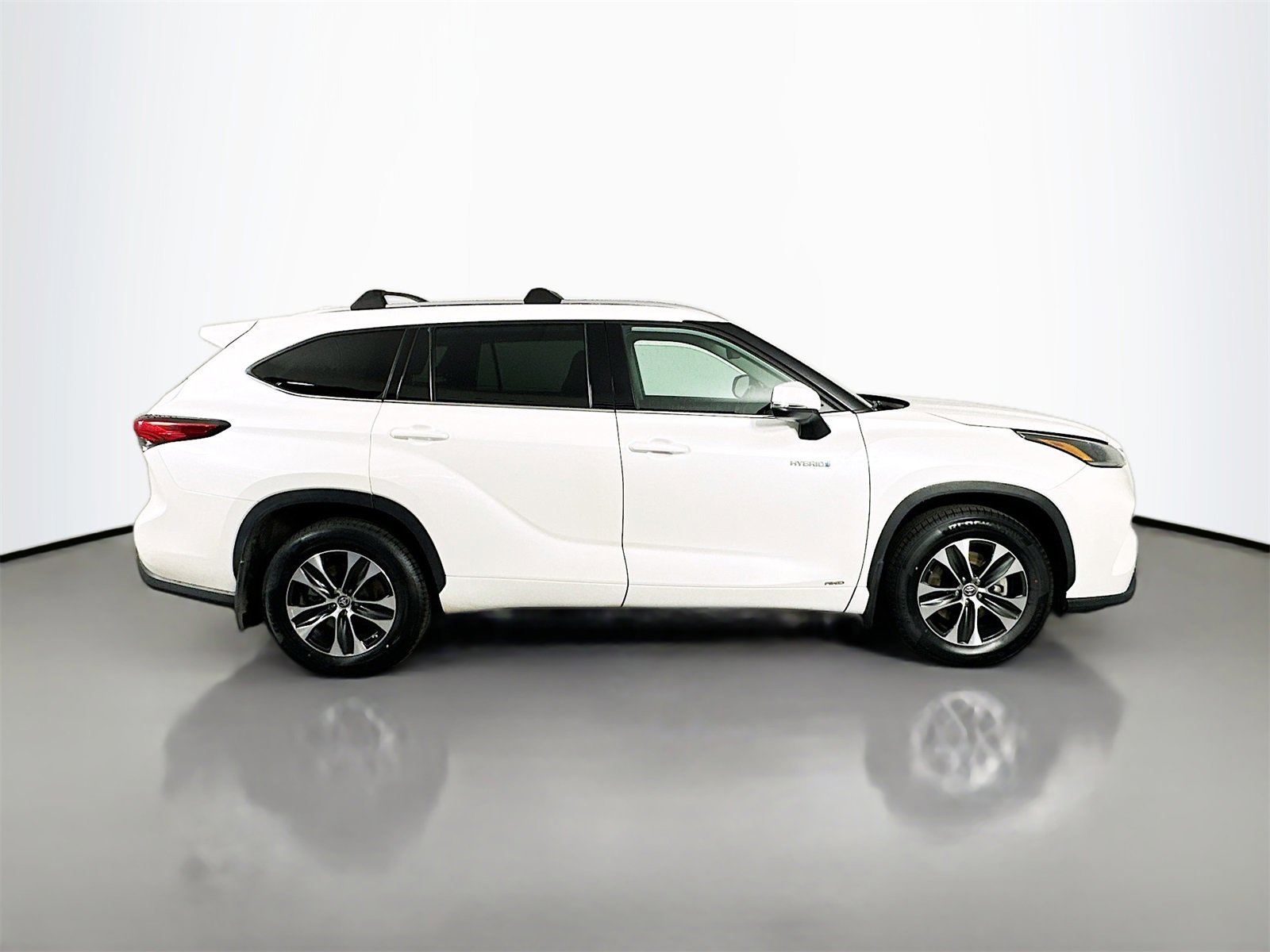 Certified 2021 Toyota Highlander XLE image 8