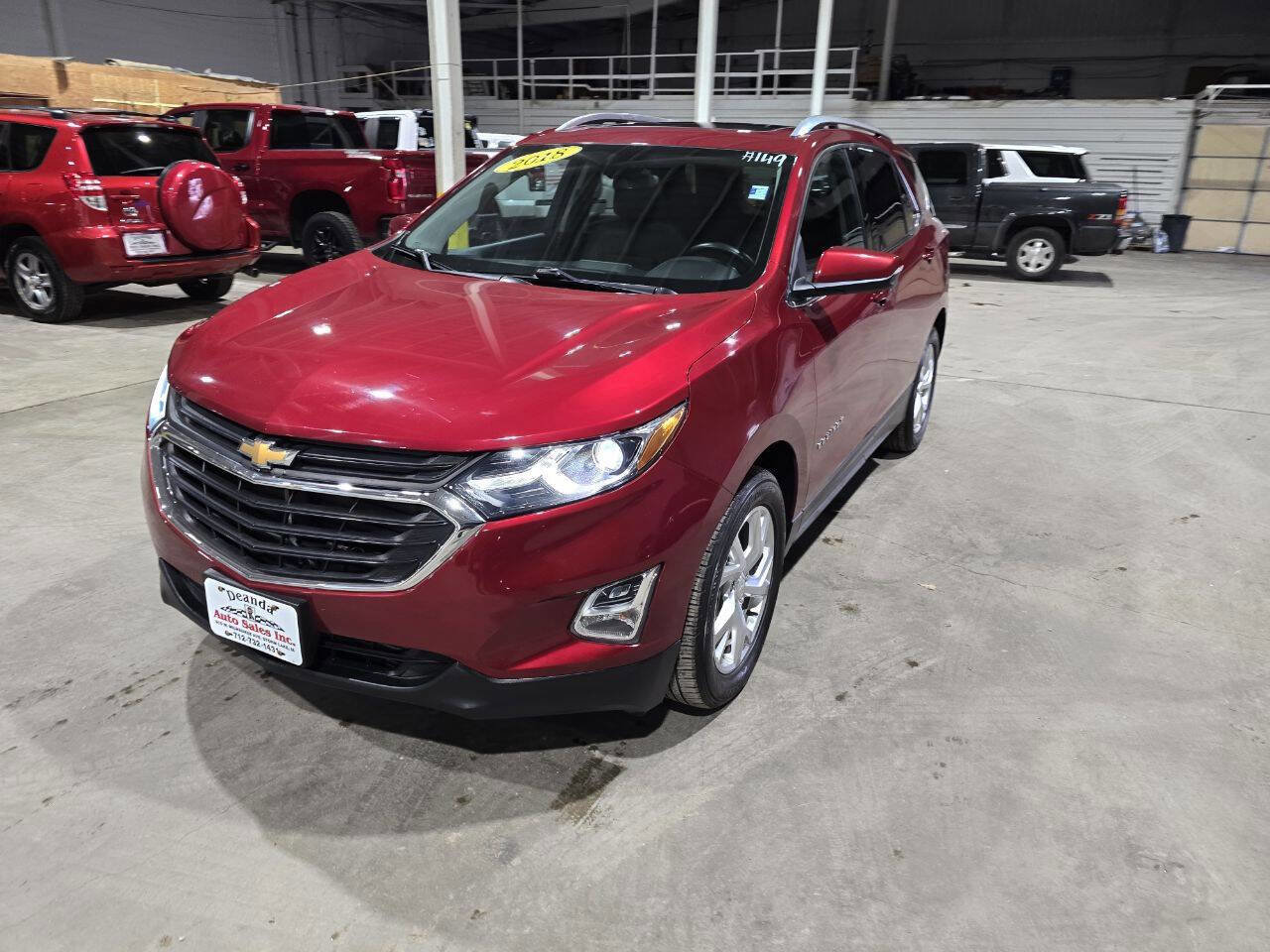 Used 2018 Chevrolet Equinox LT w/ Sun & Infotainment Package AWD/4WD image 2