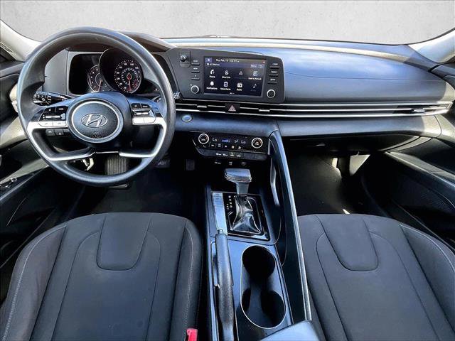 Used 2021 Hyundai Elantra SEL image 16