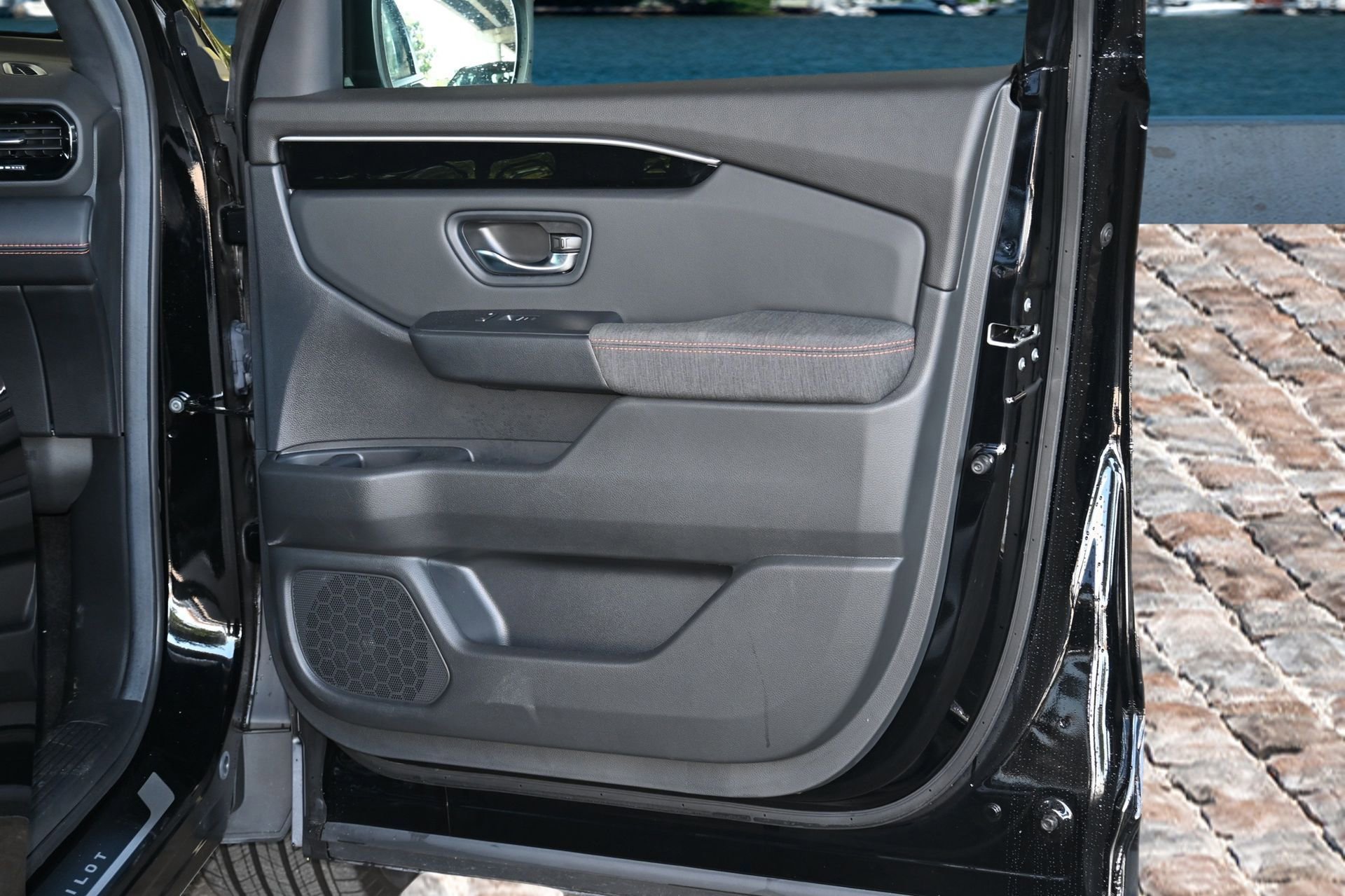 New 2025 Honda Pilot Sport image 12