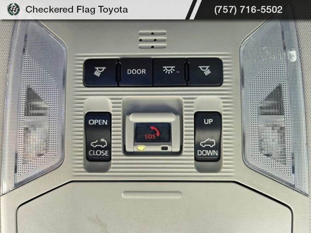 Used 2021 Toyota RAV4 XLE Premium image 10