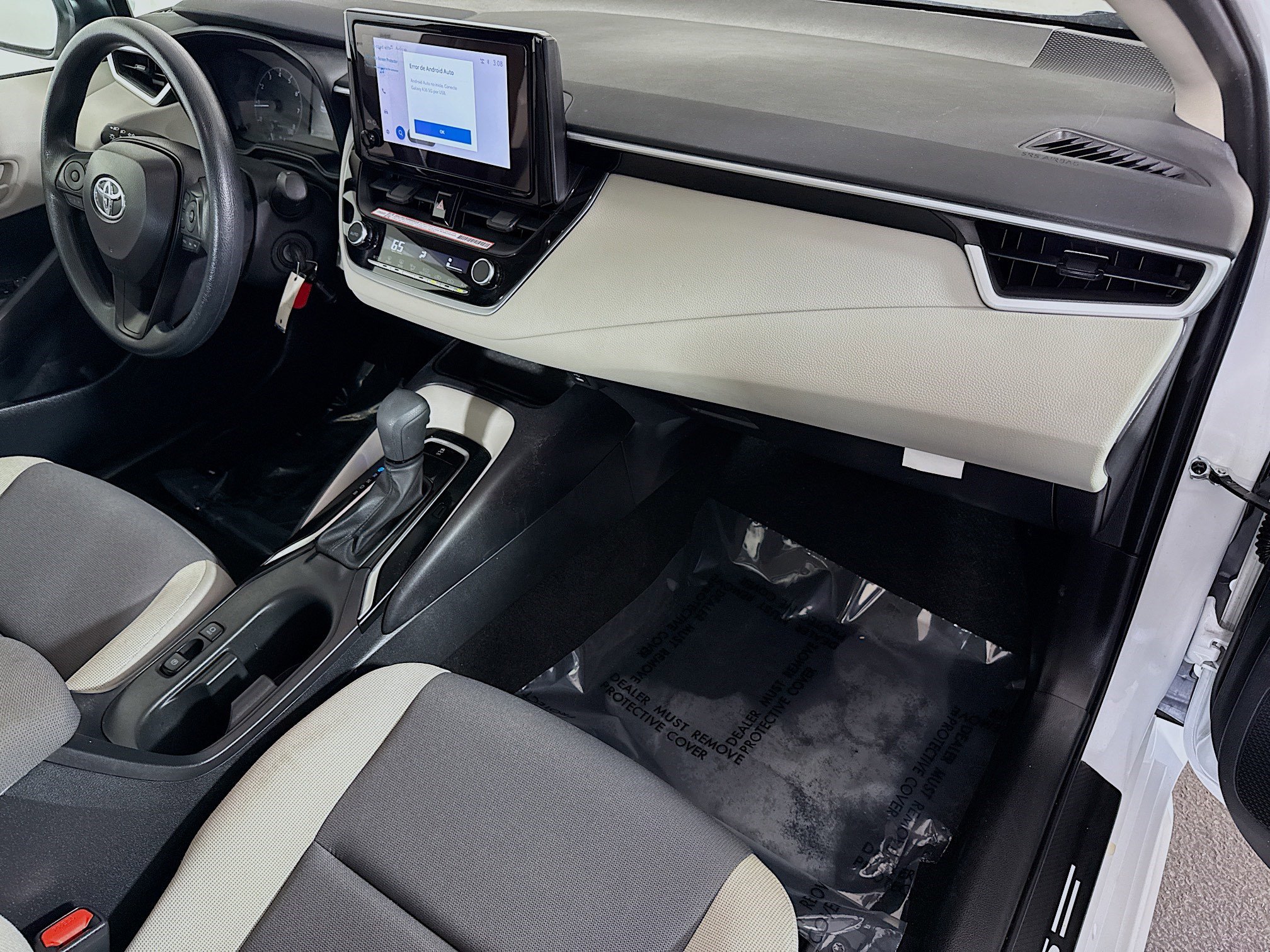 Used 2025 Toyota Corolla LE image 29