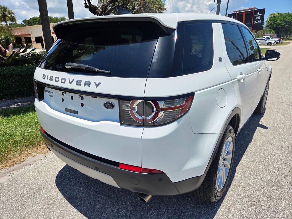 Used 2017 Land Rover Discovery Sport HSE AWD/4WD image 12