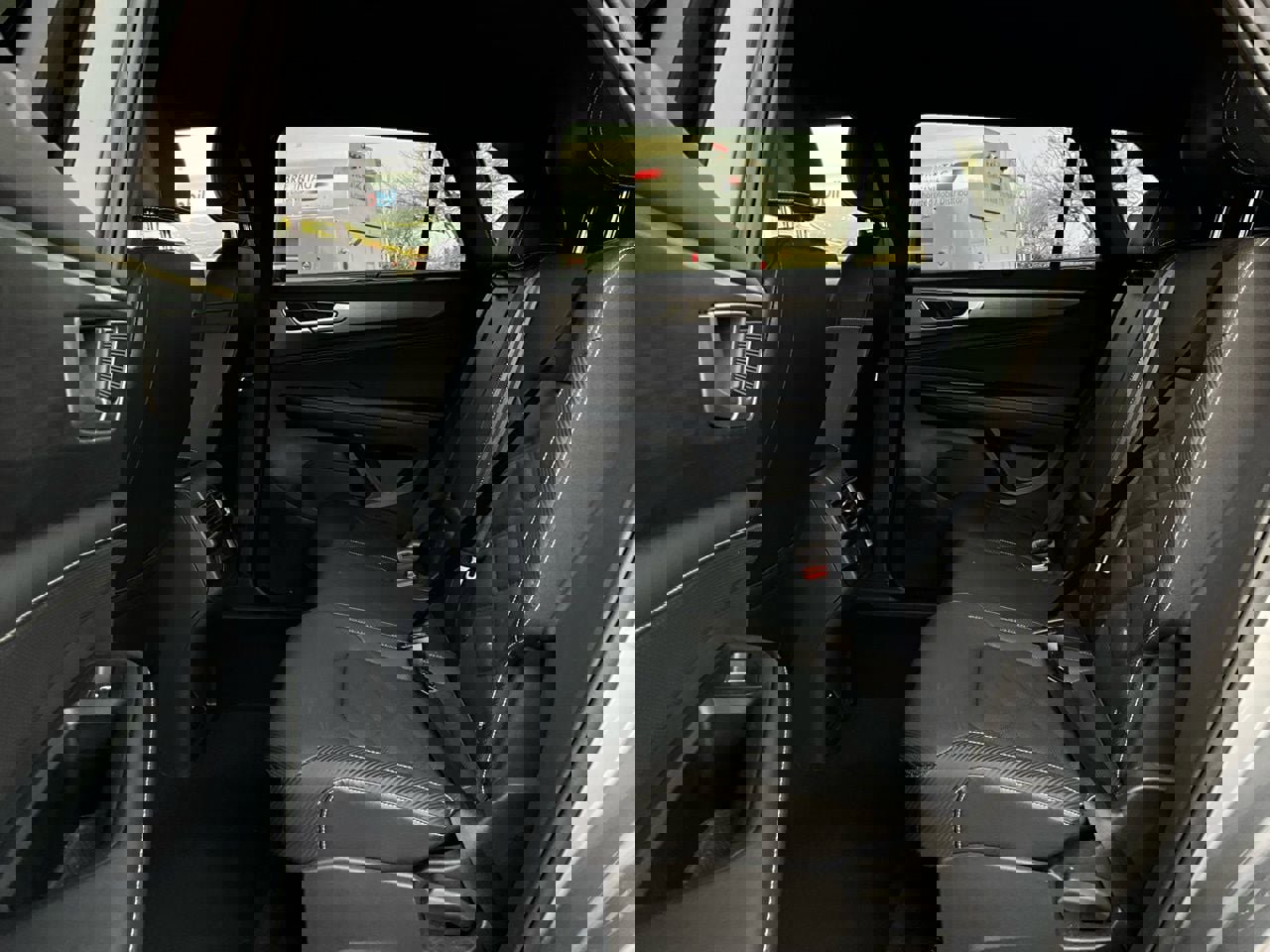 Used 2025 Volkswagen Atlas Cross Sport SE image 12