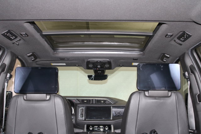 Used 2021 GMC Yukon Denali w/ Denali Premium Package AWD/4WD image 39